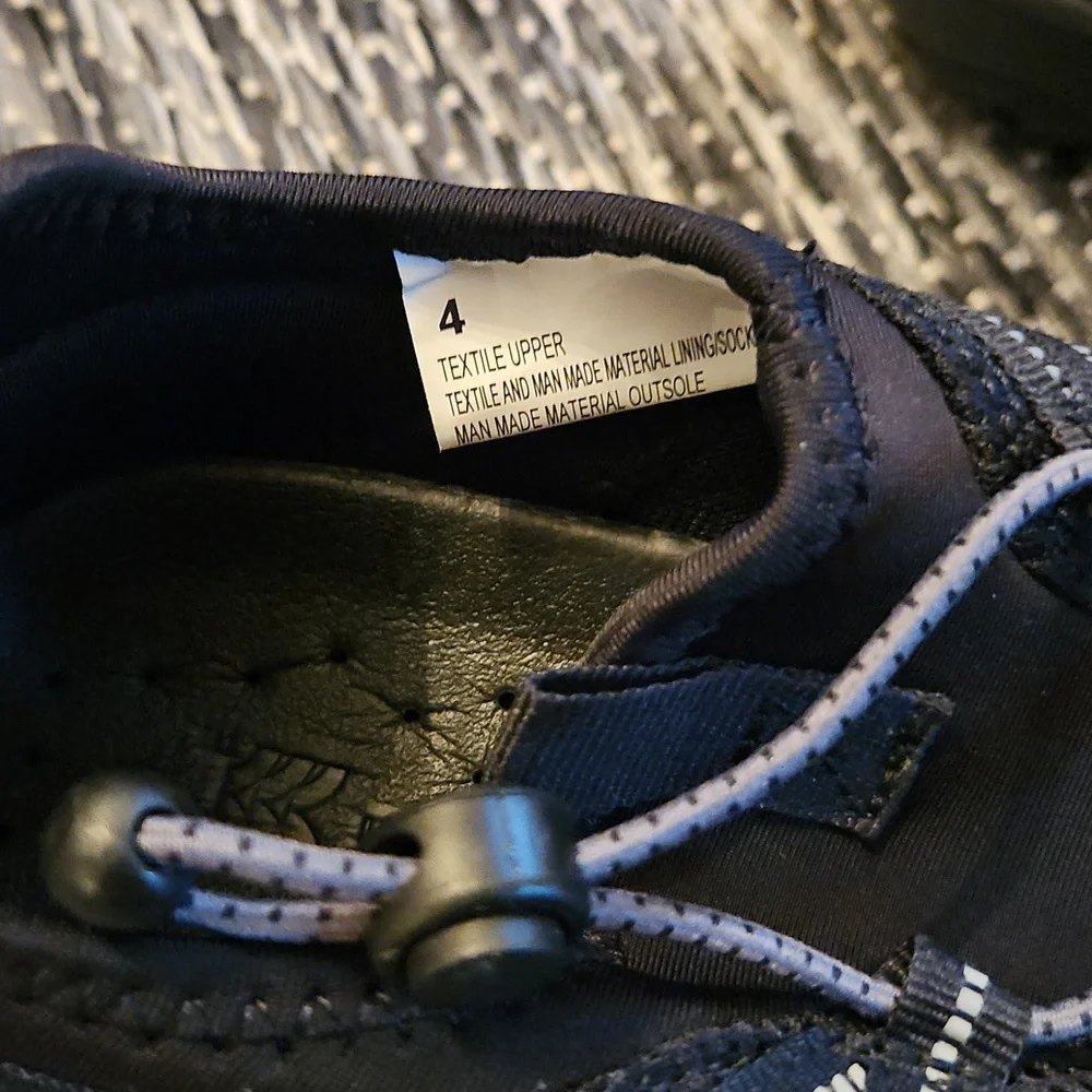Black Athletic/Water Shoes (Size 4)